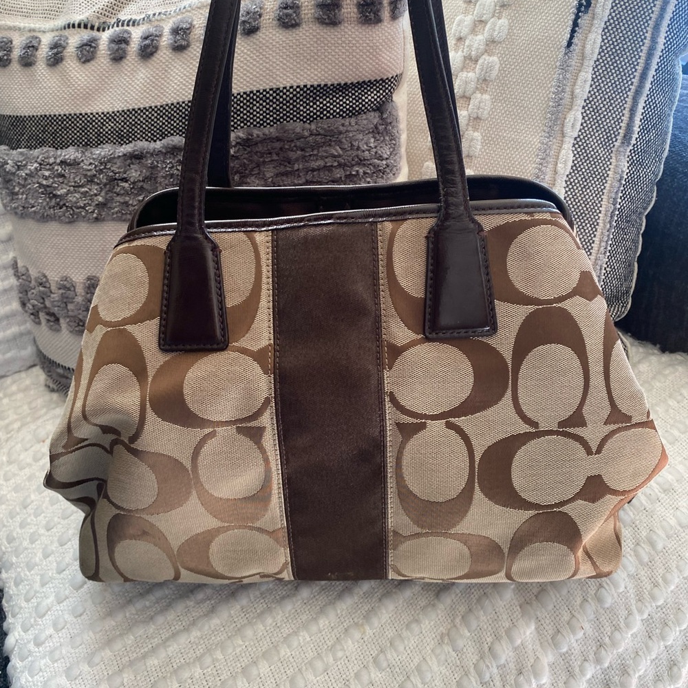 Vintage Coach Tan and Brown Signature Shoulder Bag - Picture 2 of 8
